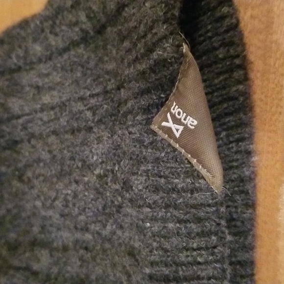 Anon Beanie (hat) - Picture 2 of 5